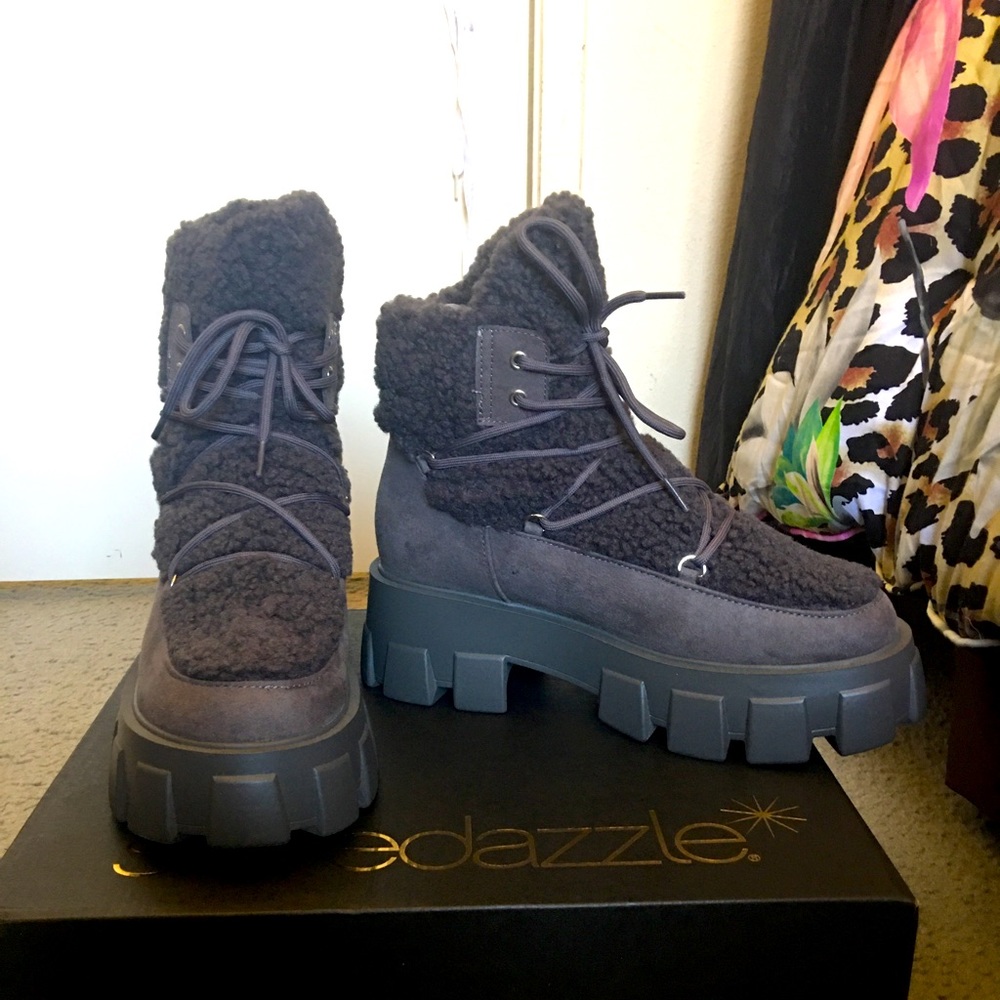 Adorable thick heeled cold weather boots